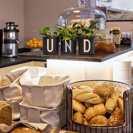 Und - Smart Alpine Hotell *