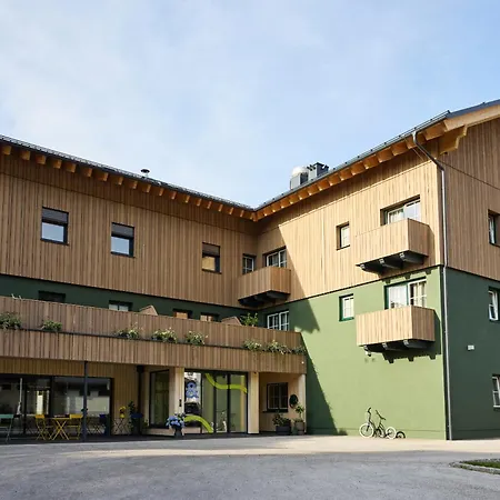 Und - Smart Alpine Otel